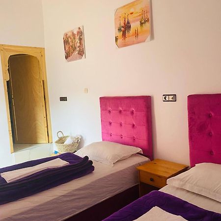 Kasbah Ait Bouguemez Hotel Agouti Bagian luar foto