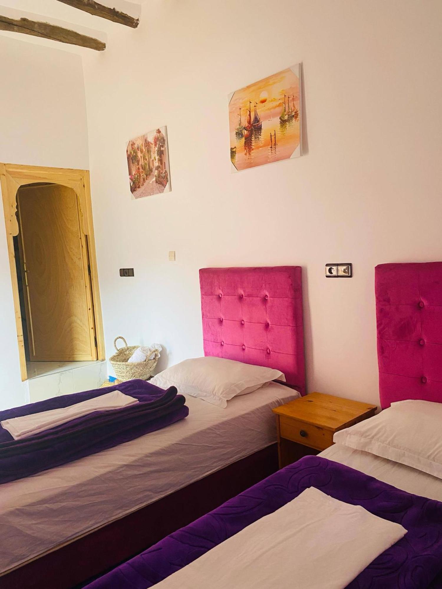 Kasbah Ait Bouguemez Hotel Agouti Bagian luar foto