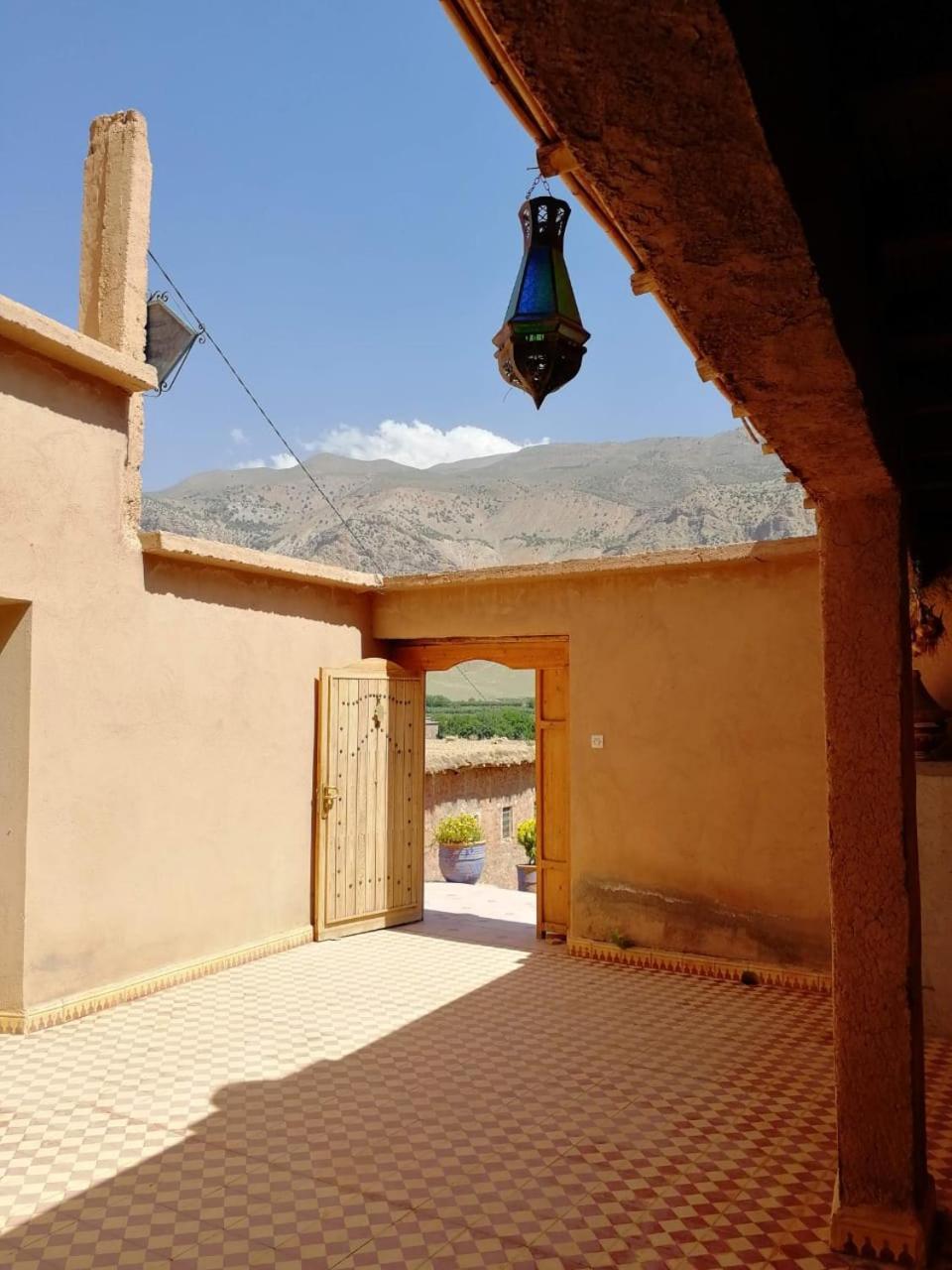 Kasbah Ait Bouguemez Hotel Agouti Bagian luar foto