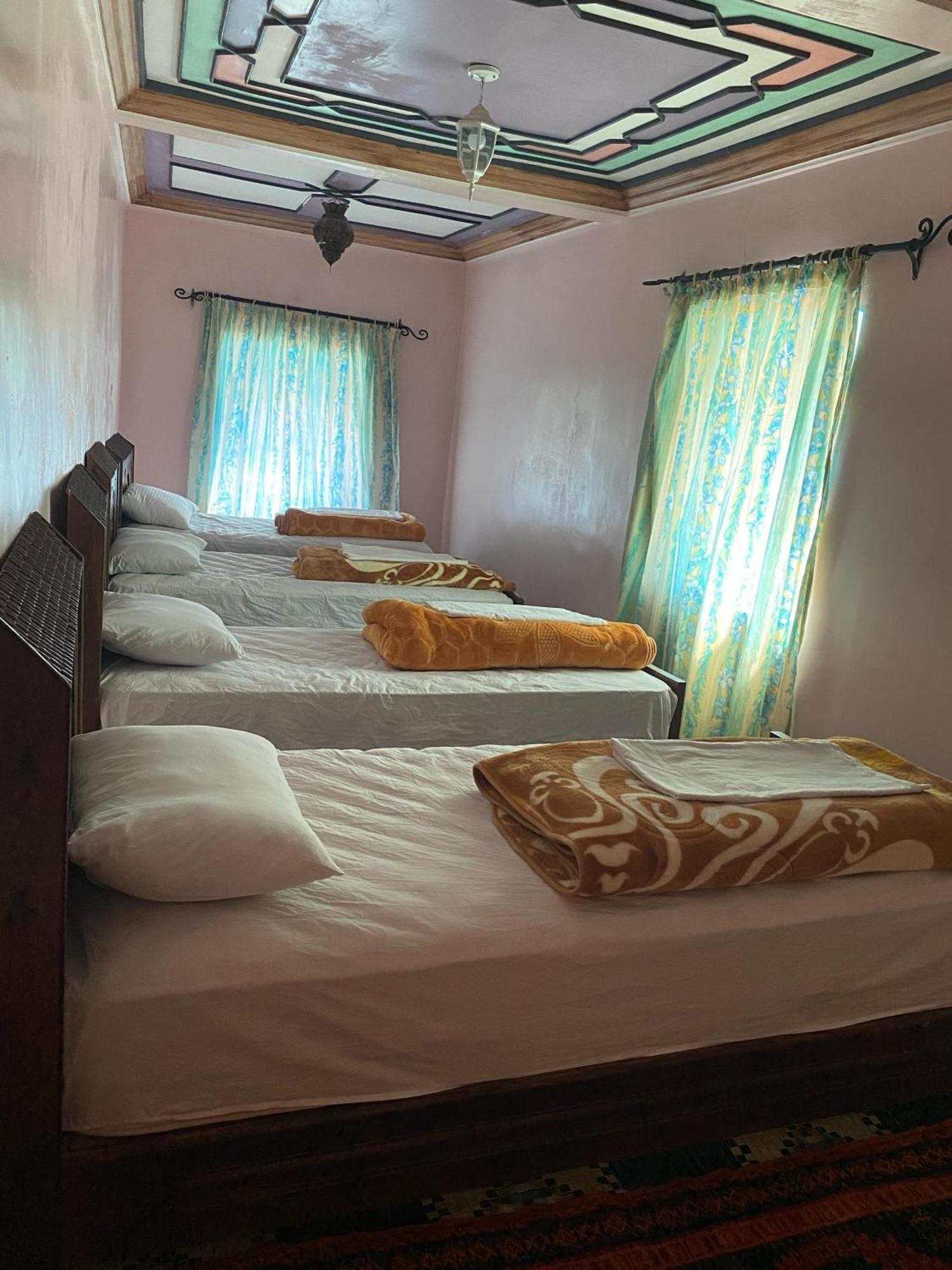 Kasbah Ait Bouguemez Hotel Agouti Bagian luar foto