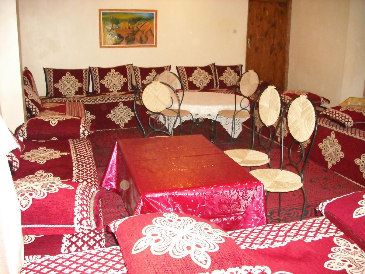 Kasbah Ait Bouguemez Hotel Agouti Bagian luar foto
