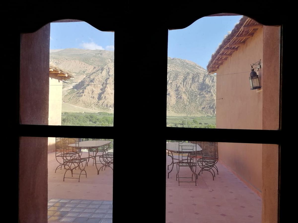 Kasbah Ait Bouguemez Hotel Agouti Bagian luar foto